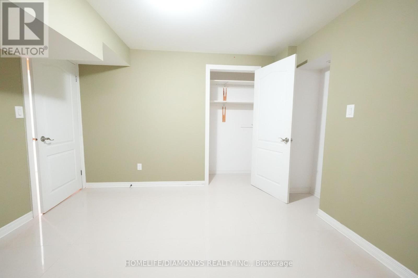 Photo 15 of 5267 Brookwood Court, Mississauga ON