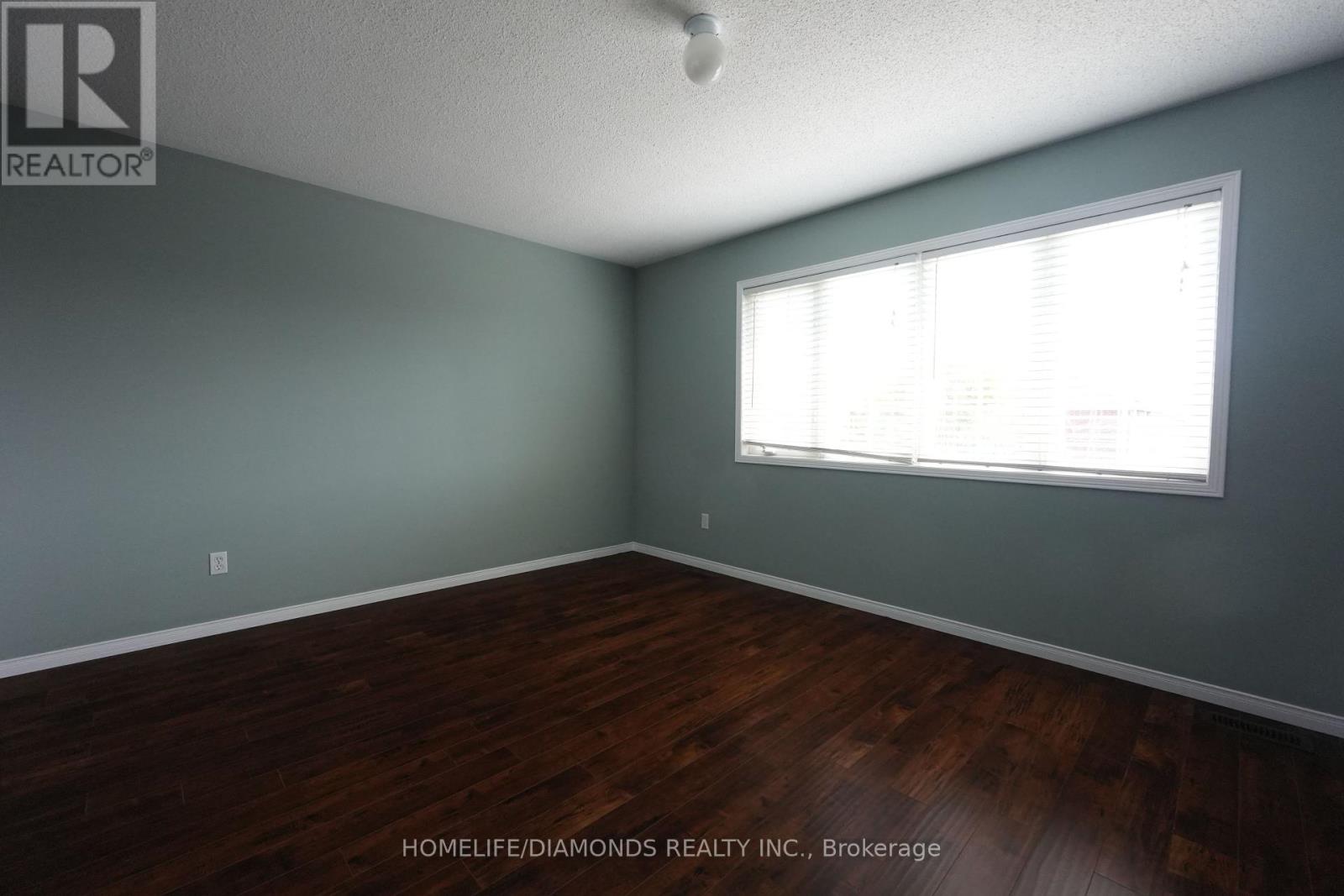 Photo 14 of 5267 Brookwood Court, Mississauga ON
