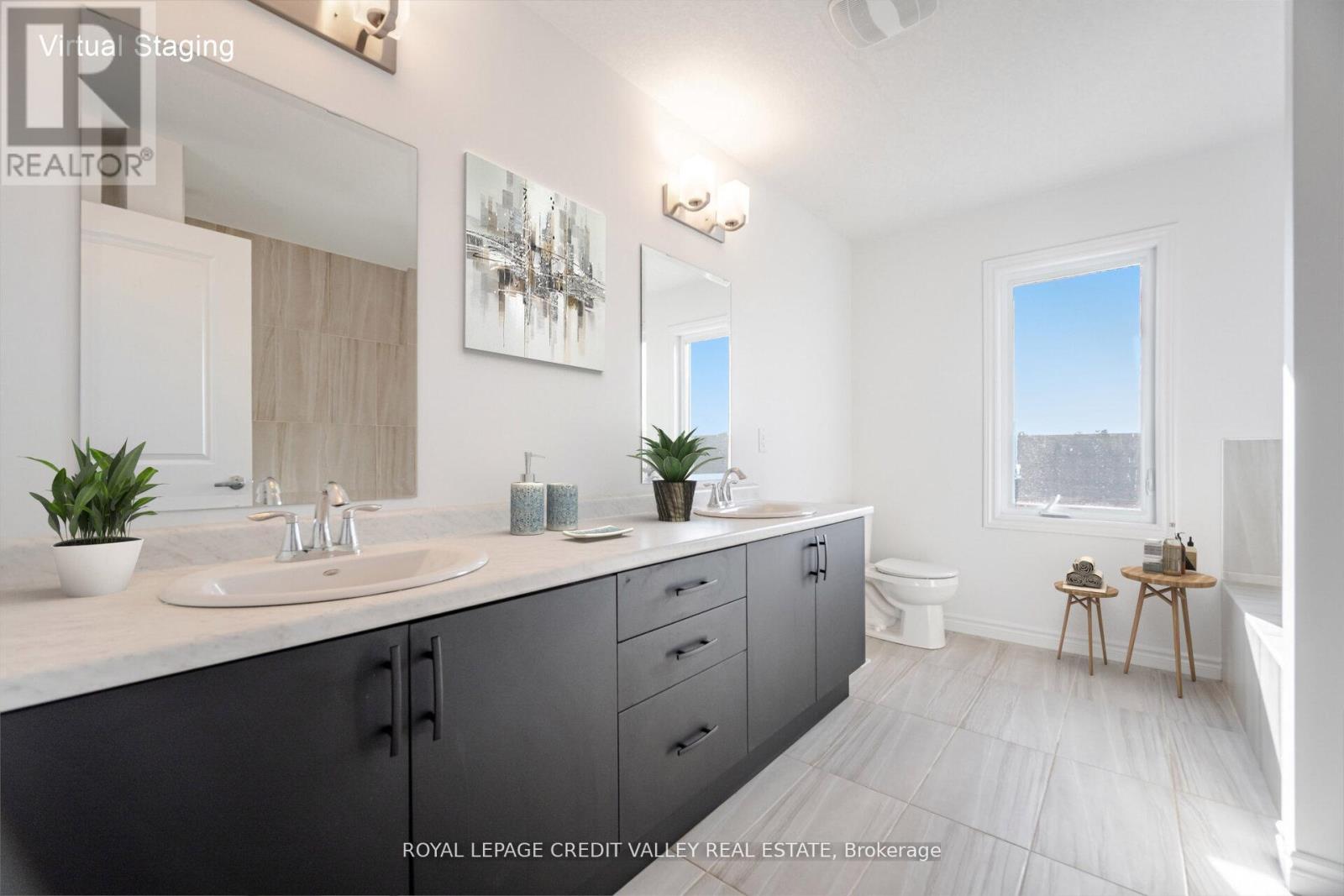Photo 25 of 222 St George Street, West Perth ON
