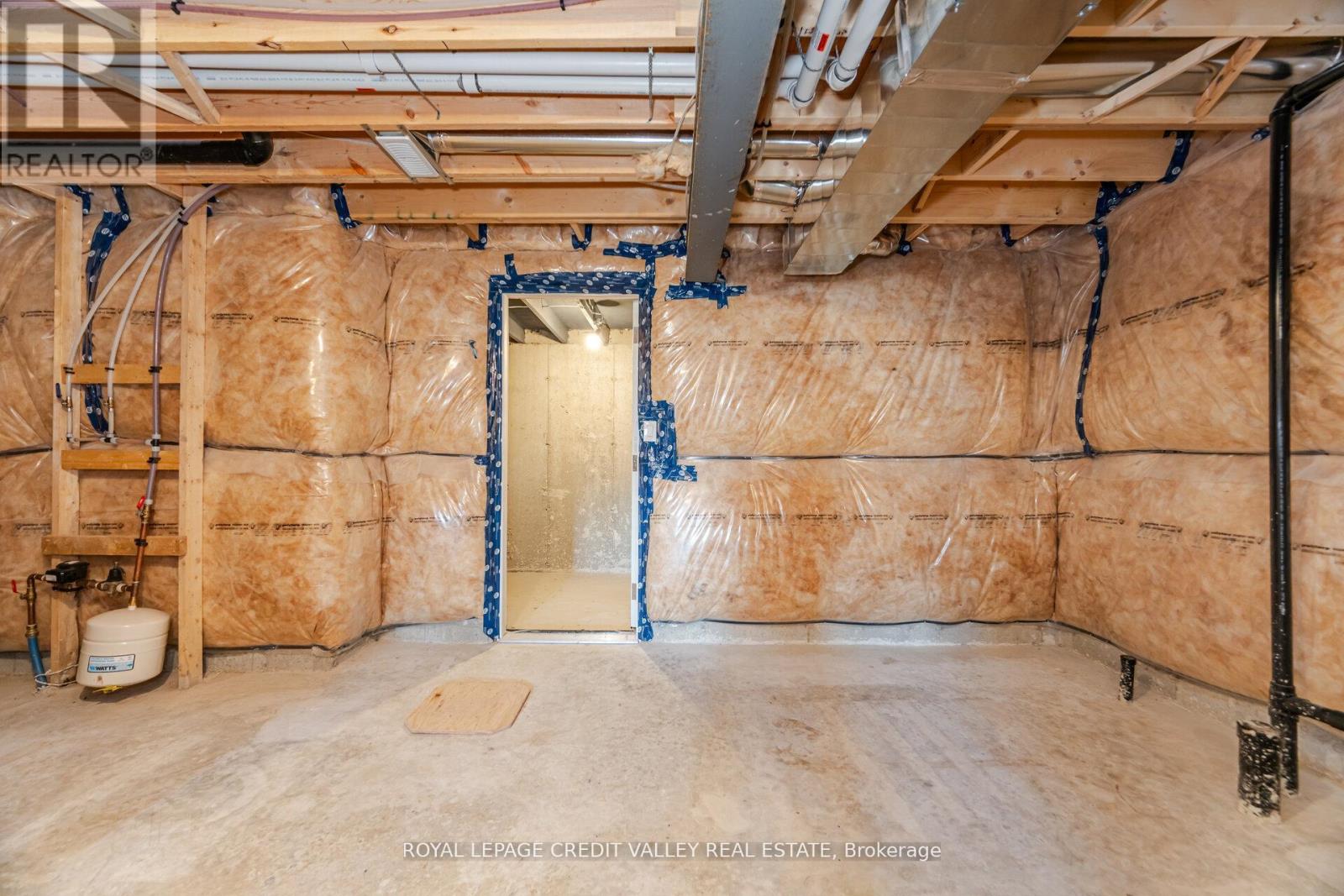 Photo 9 of 222 St George Street, West Perth ON