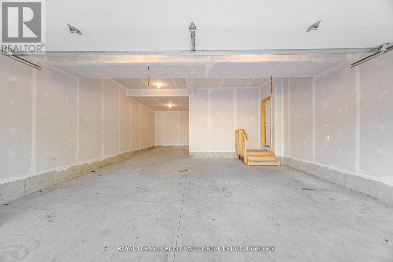 Photo 28 of 222 St George Street, West Perth ON