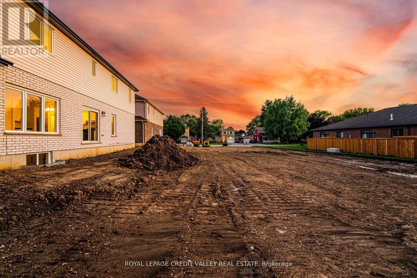Photo 35 of 222 St George Street, West Perth ON