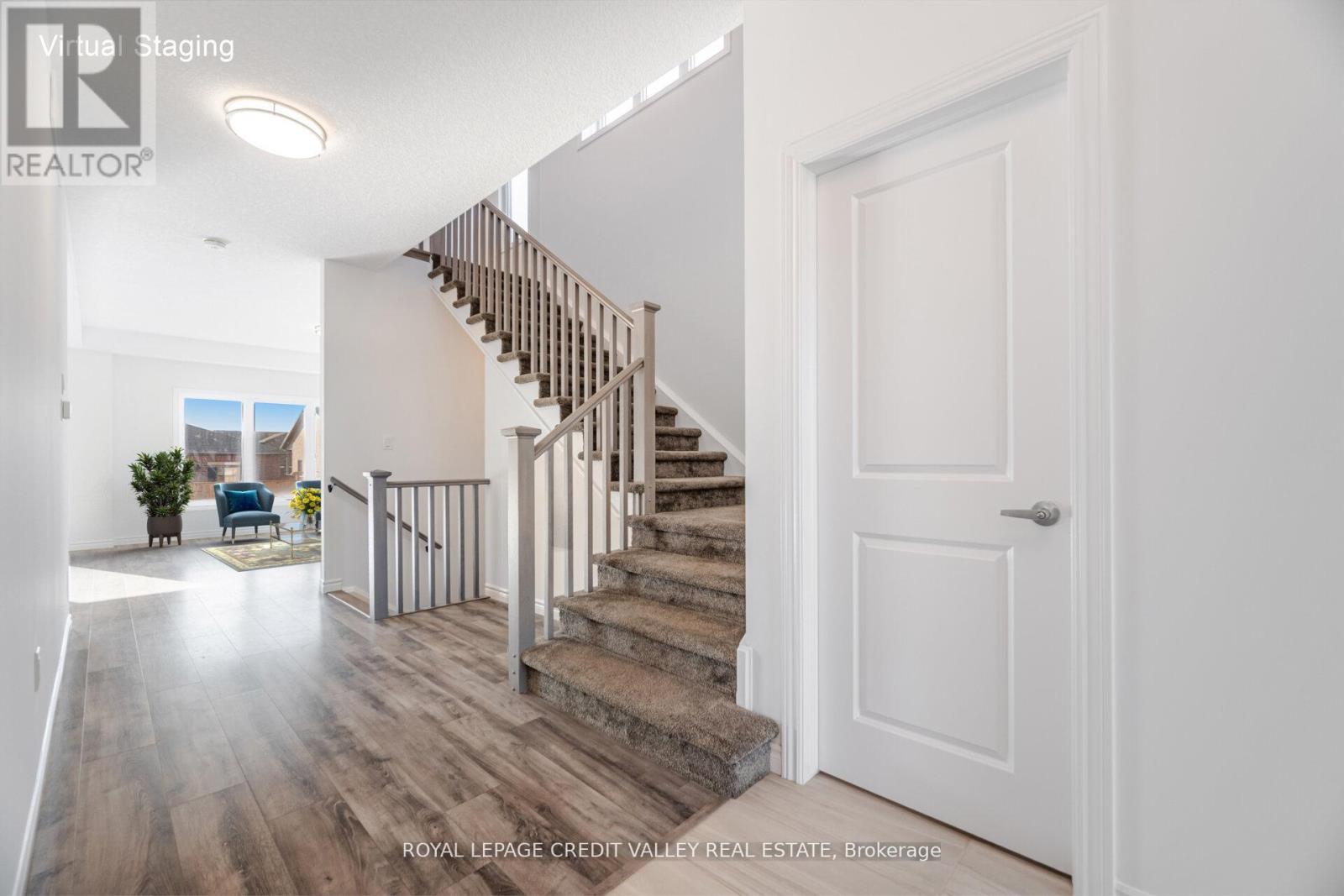 Photo 10 of 222 St George Street, West Perth ON