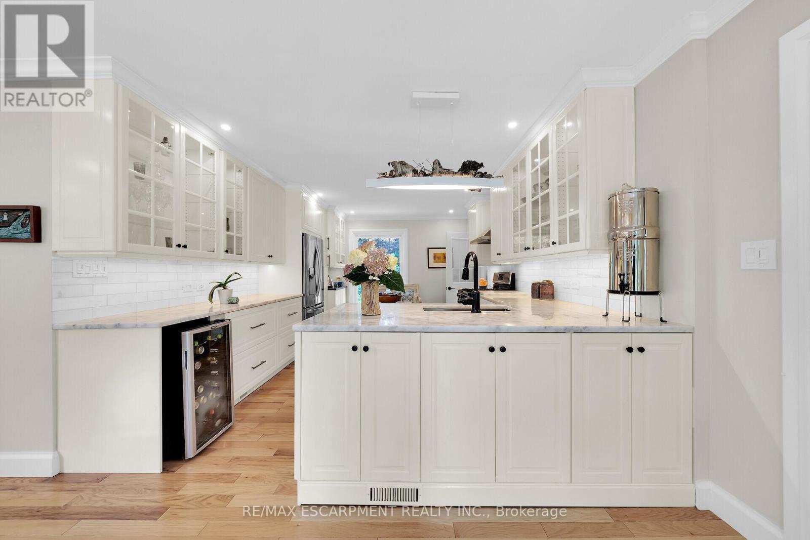 Photo 7 of 14 Simcoe Boulevard, Norfolk ON