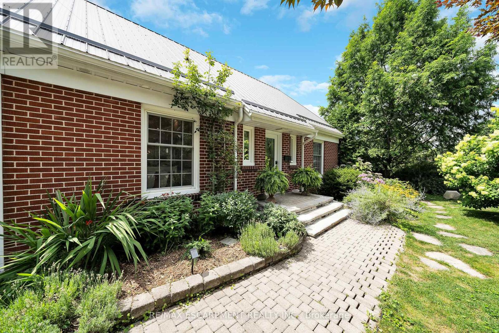 Photo 10 of 14 Simcoe Boulevard, Norfolk ON