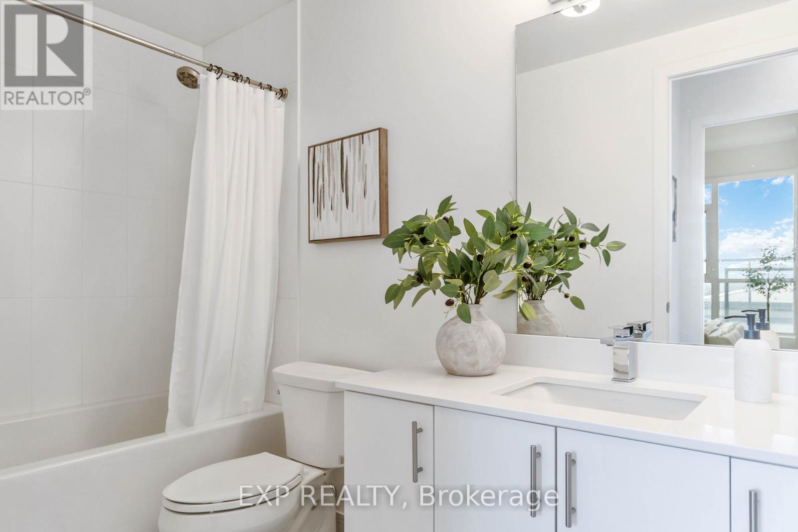 Photo 6 of 1001 550 North Service Road, Grimsby ON
