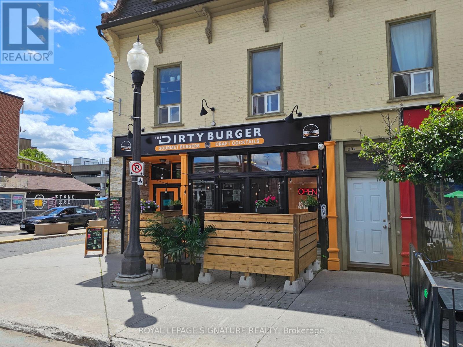 Photo 16 of 211 Hunter Street W, Peterborough Central ON