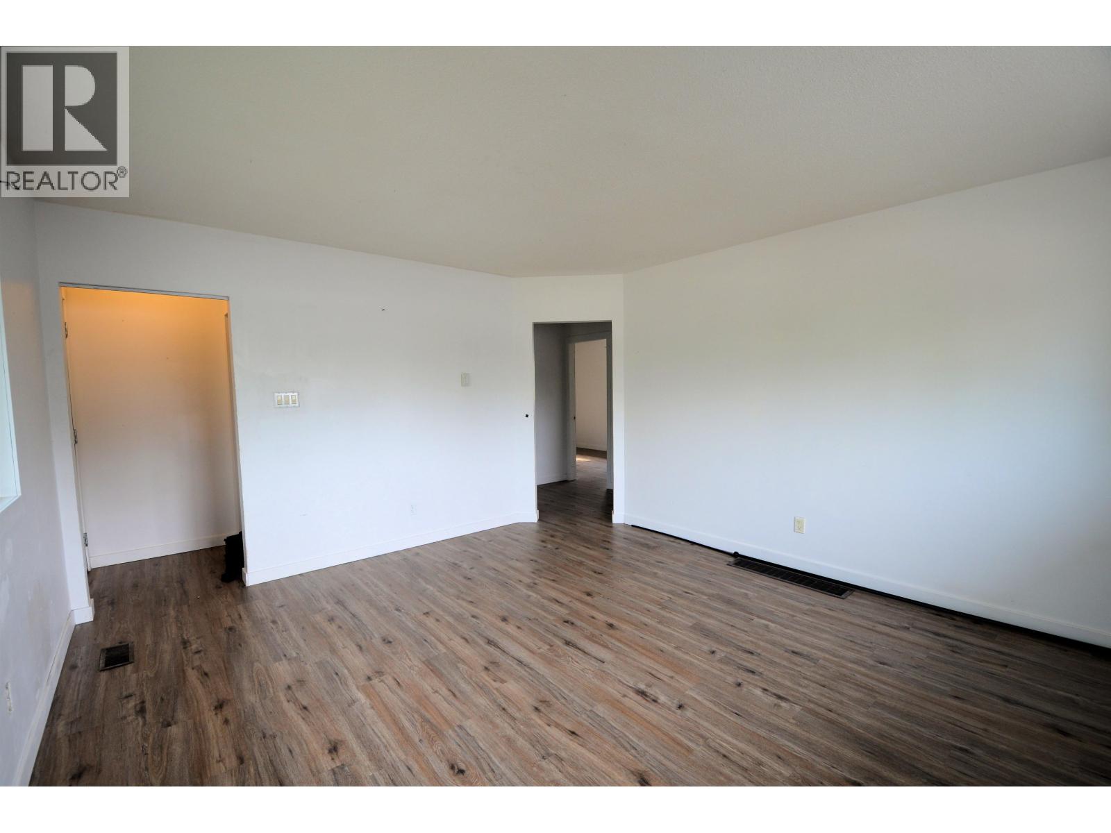 Photo 10 of 538 Gillett Street, Prince George BC