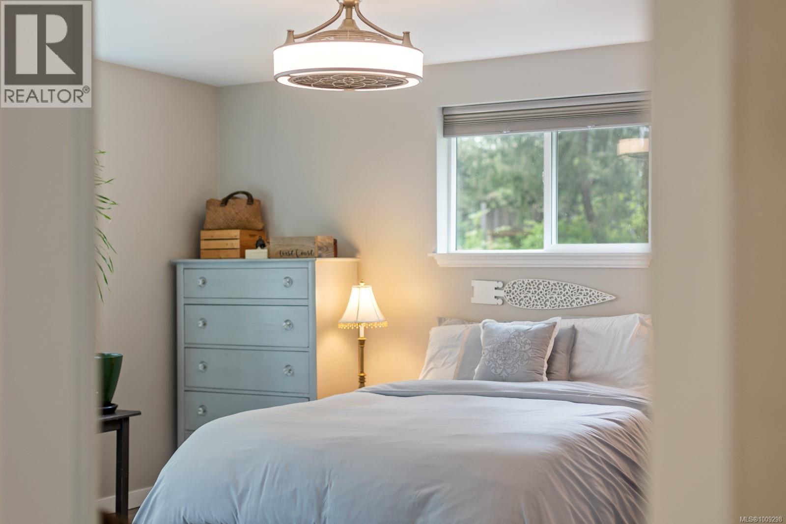 Photo 11 of 3671 Thomson Rd, Courtenay BC