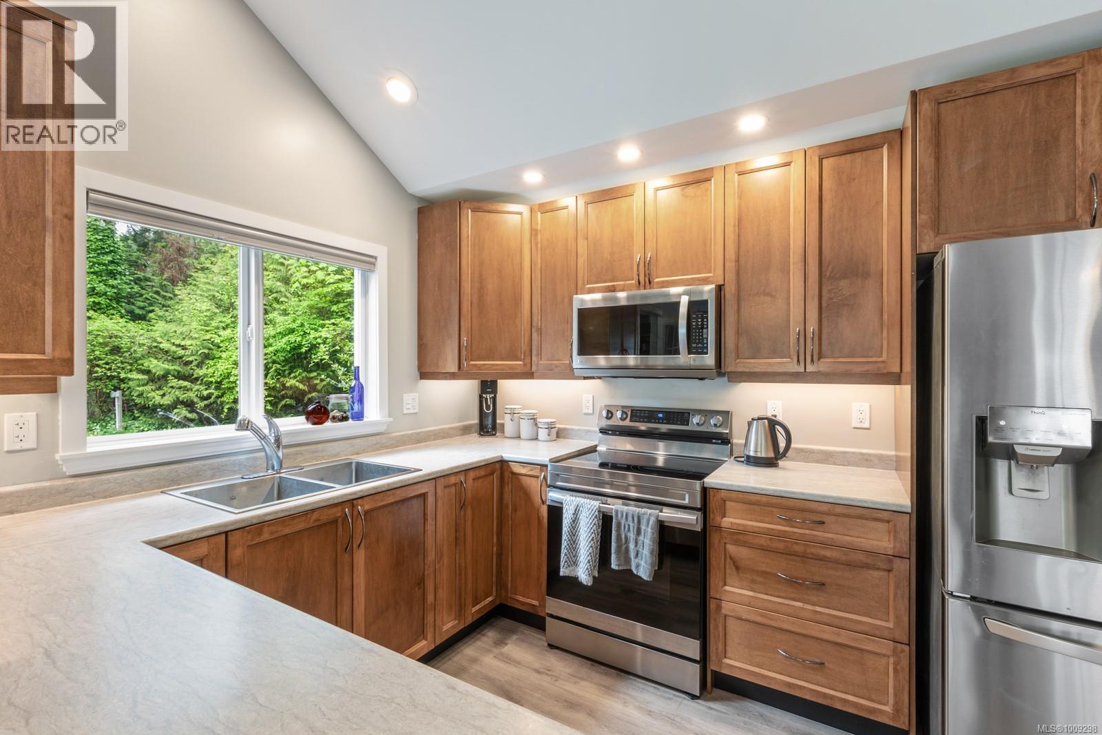 Photo 28 of 3671 Thomson Rd, Courtenay BC
