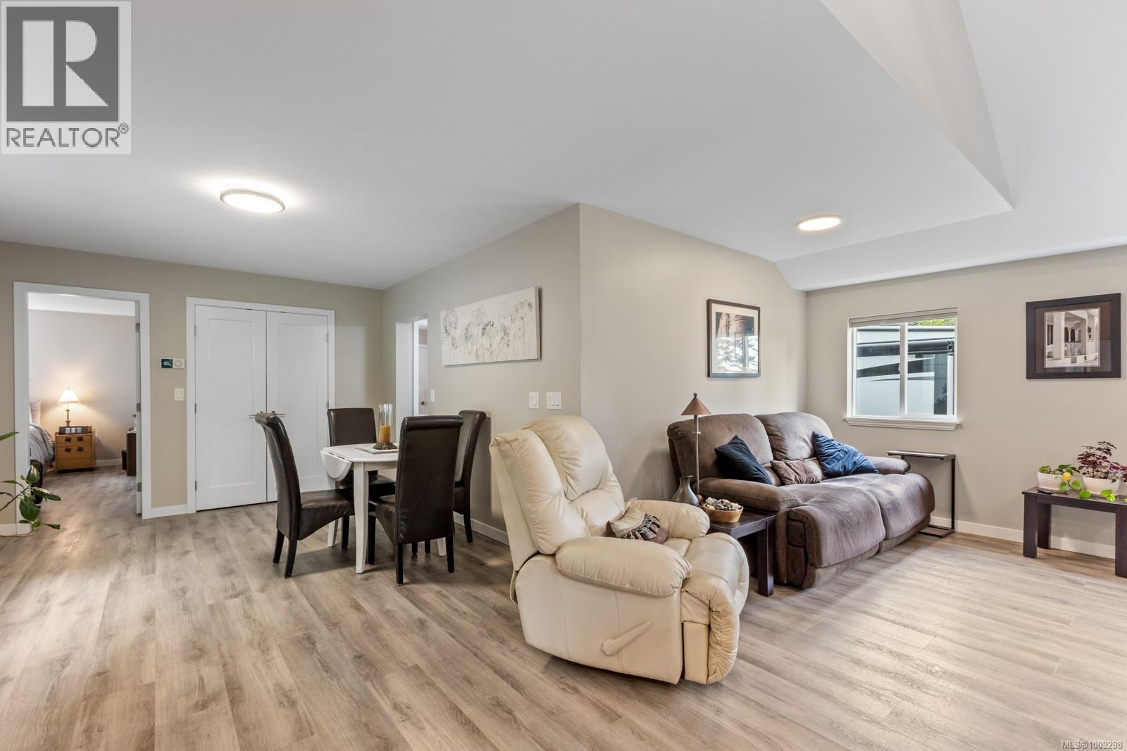 Photo 40 of 3671 Thomson Rd, Courtenay BC