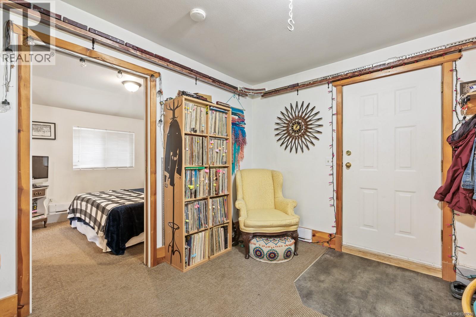 Photo 3 of 3671 Thomson Rd, Courtenay BC