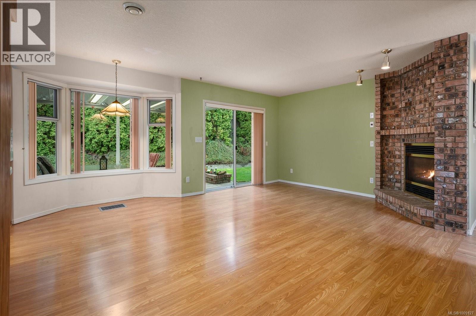 Photo 8 of 813 Cameron Way, Ladysmith BC