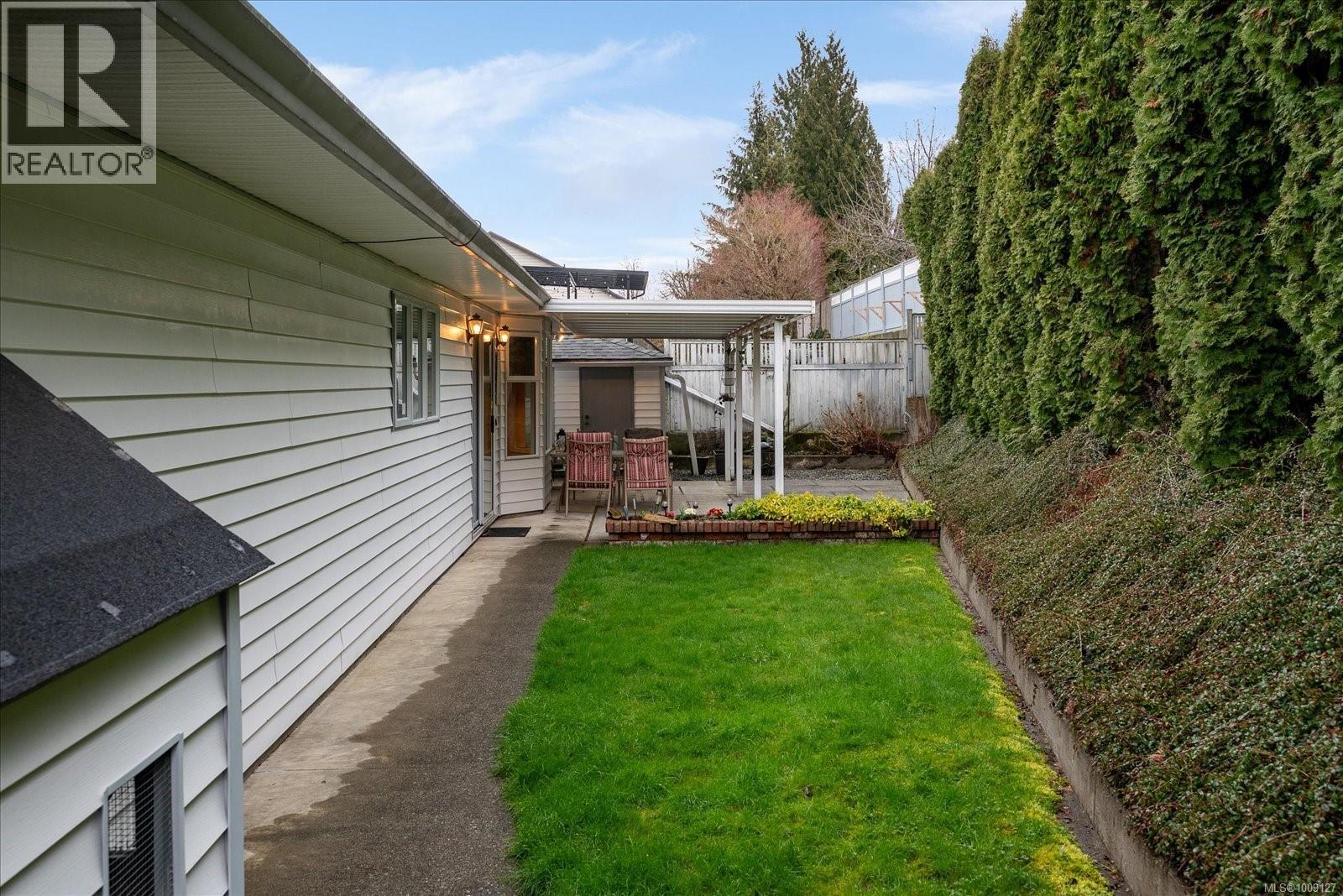 Photo 11 of 813 Cameron Way, Ladysmith BC