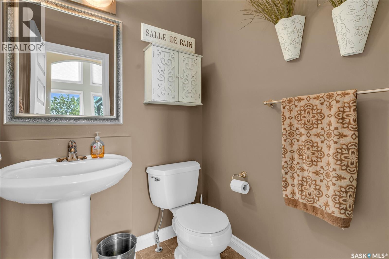 Single Family House 2 Level for Sale in  Linner WAY Regina 