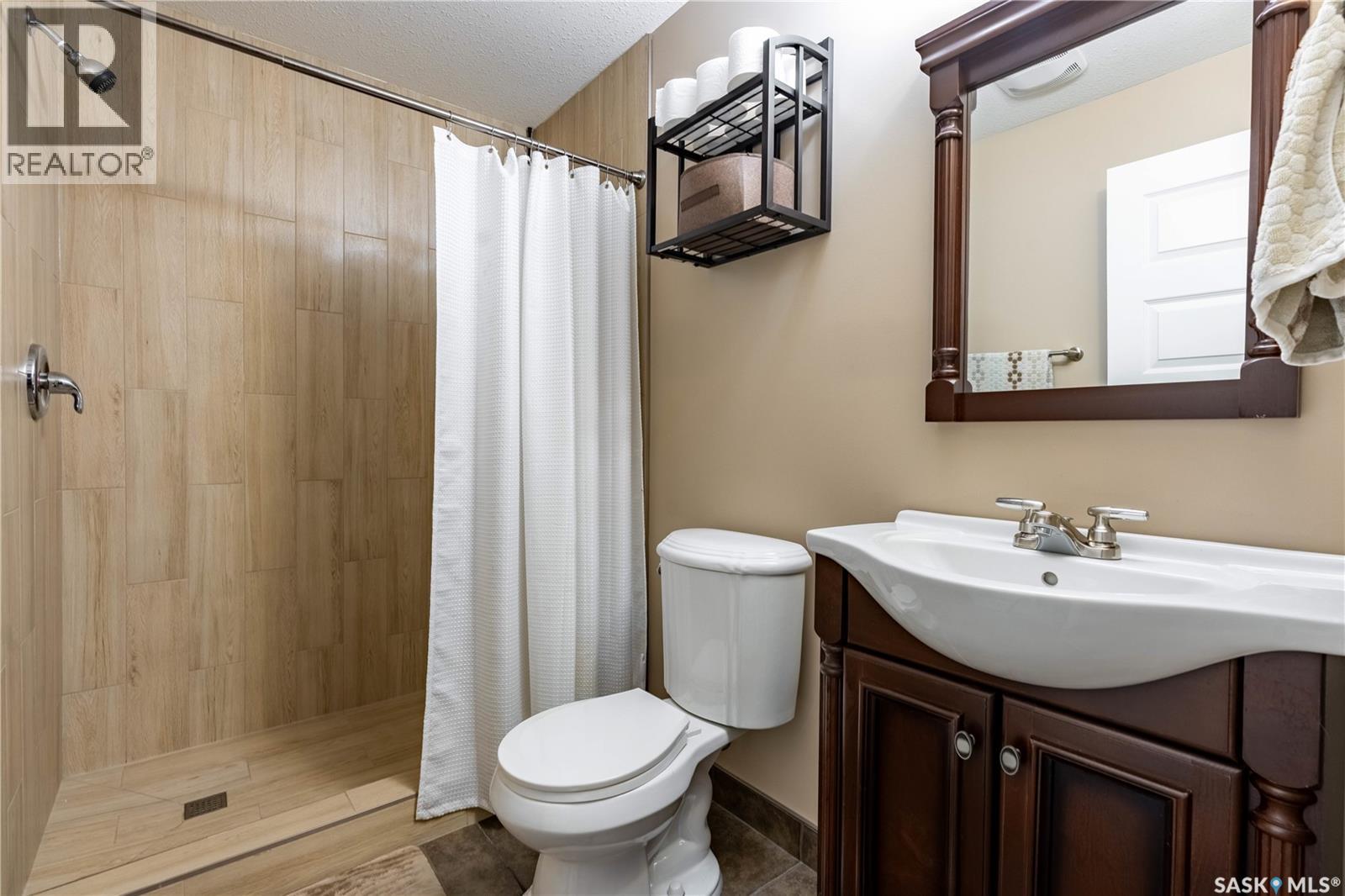 Single Family House 2 Level for Sale in  Linner WAY Regina 