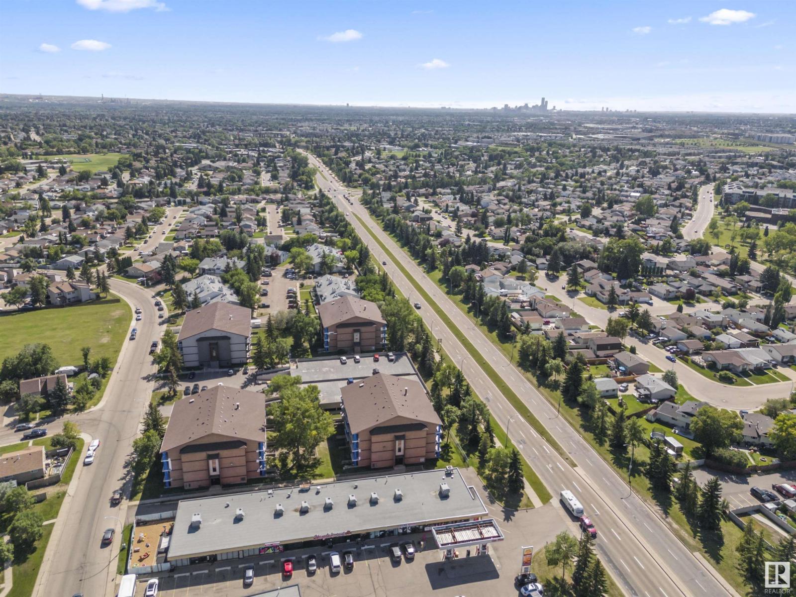 Photo 24 of 106 14908 26 St Nw, Edmonton AB