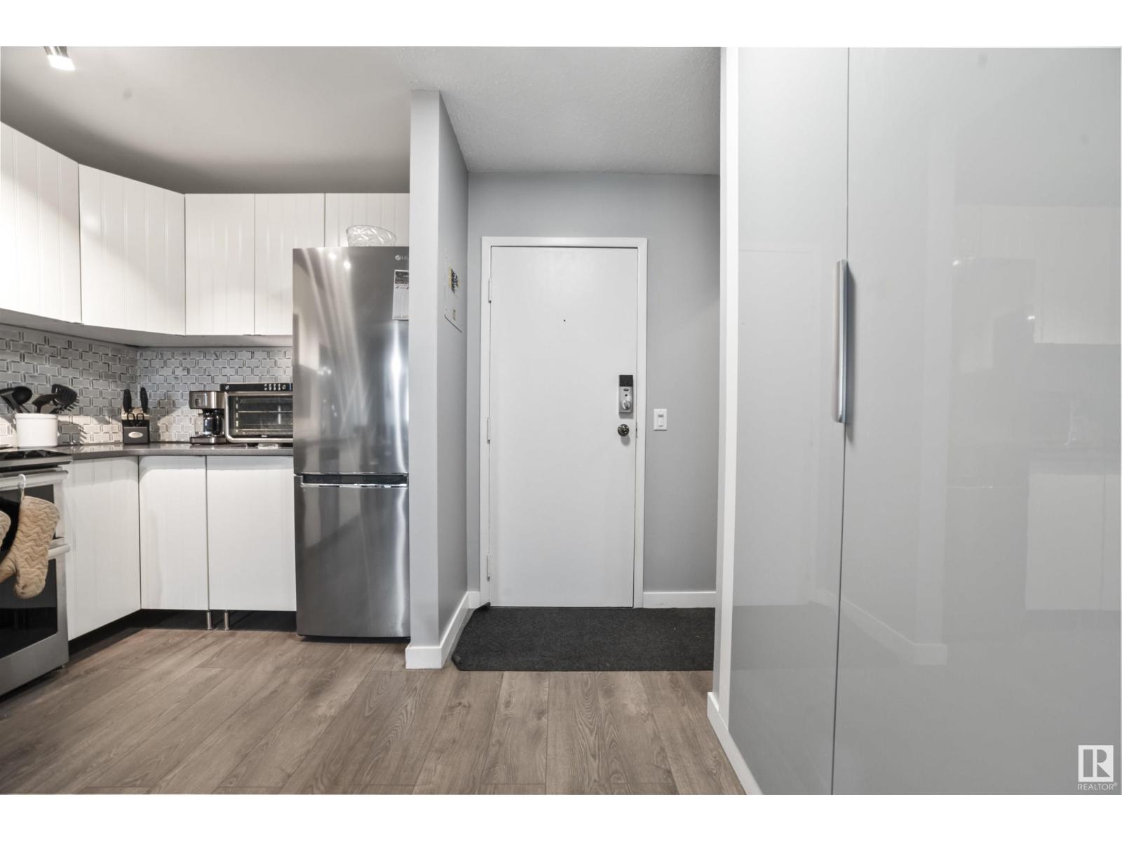 Photo 18 of 106 14908 26 St Nw, Edmonton AB