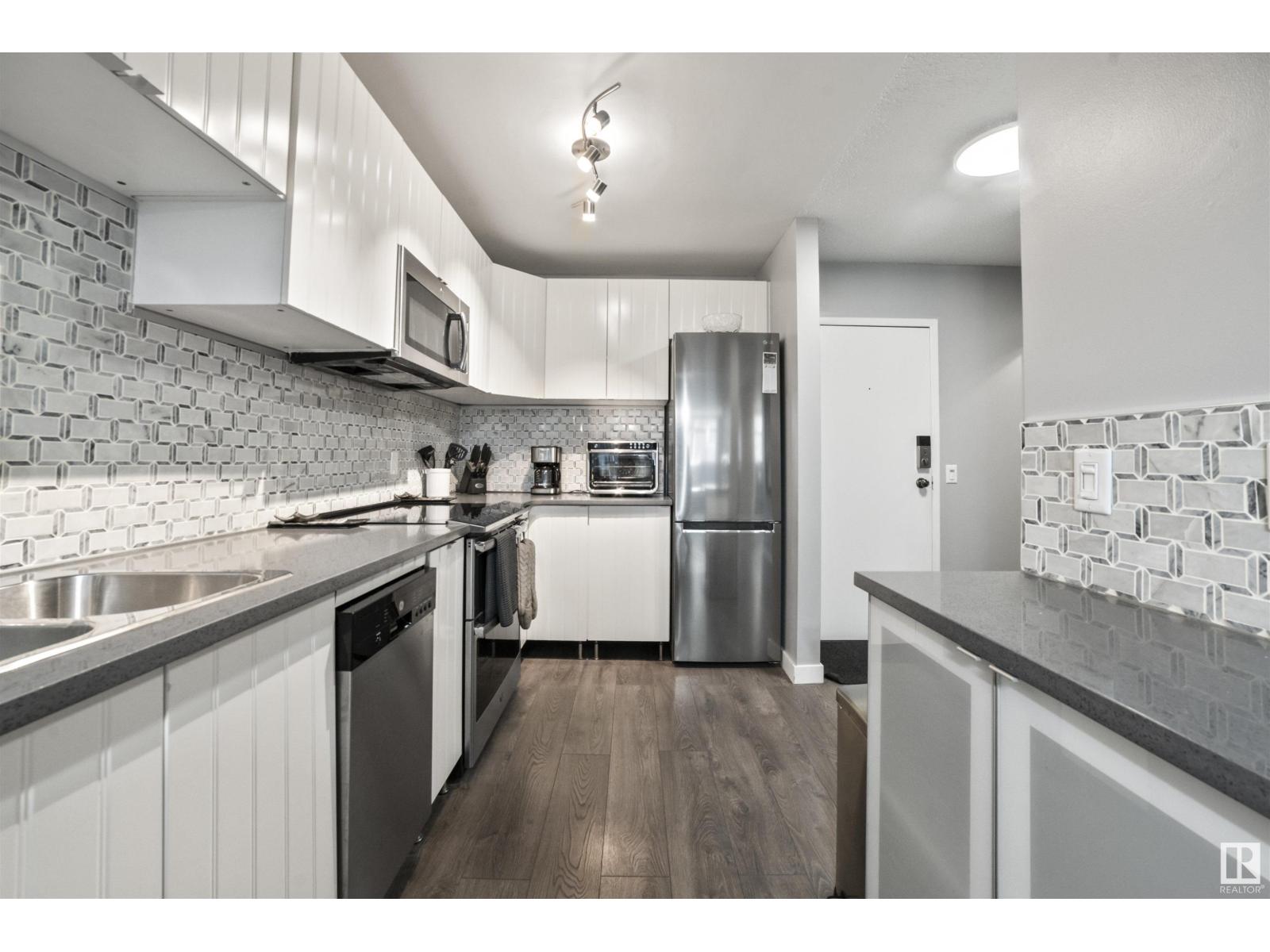 Photo 17 of 106 14908 26 St Nw, Edmonton AB