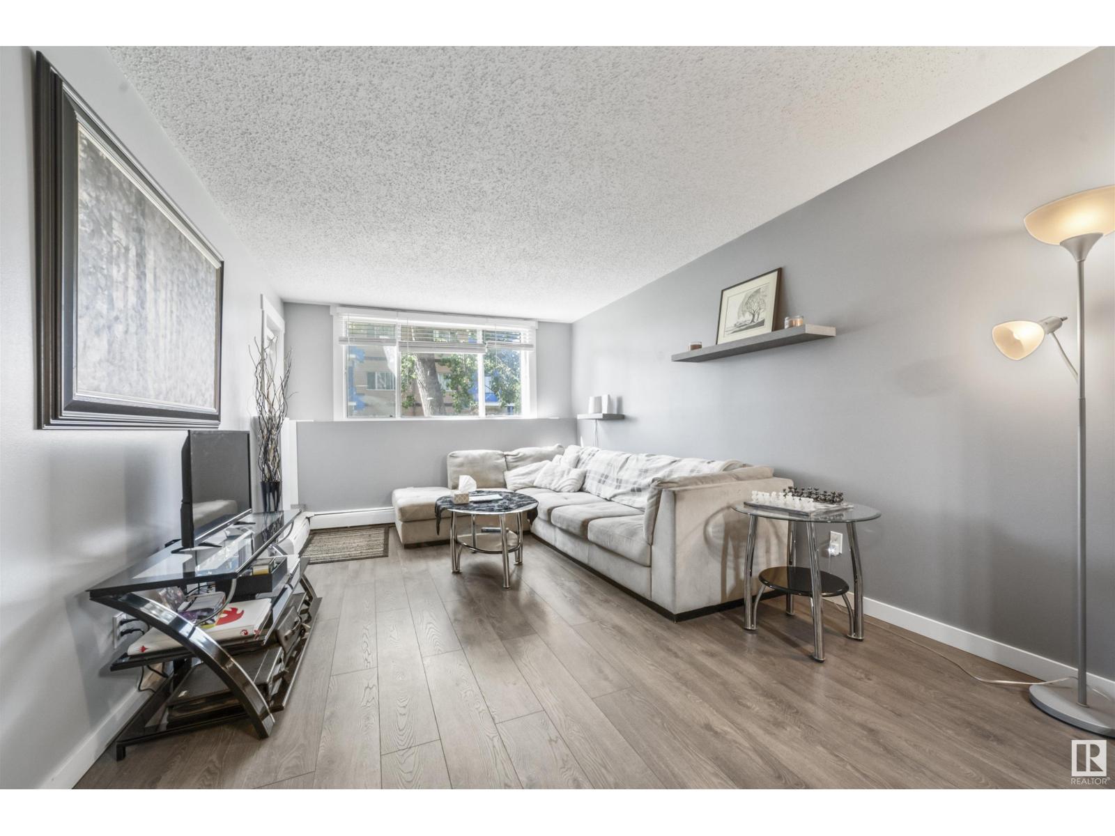 Photo 5 of 106 14908 26 St Nw, Edmonton AB