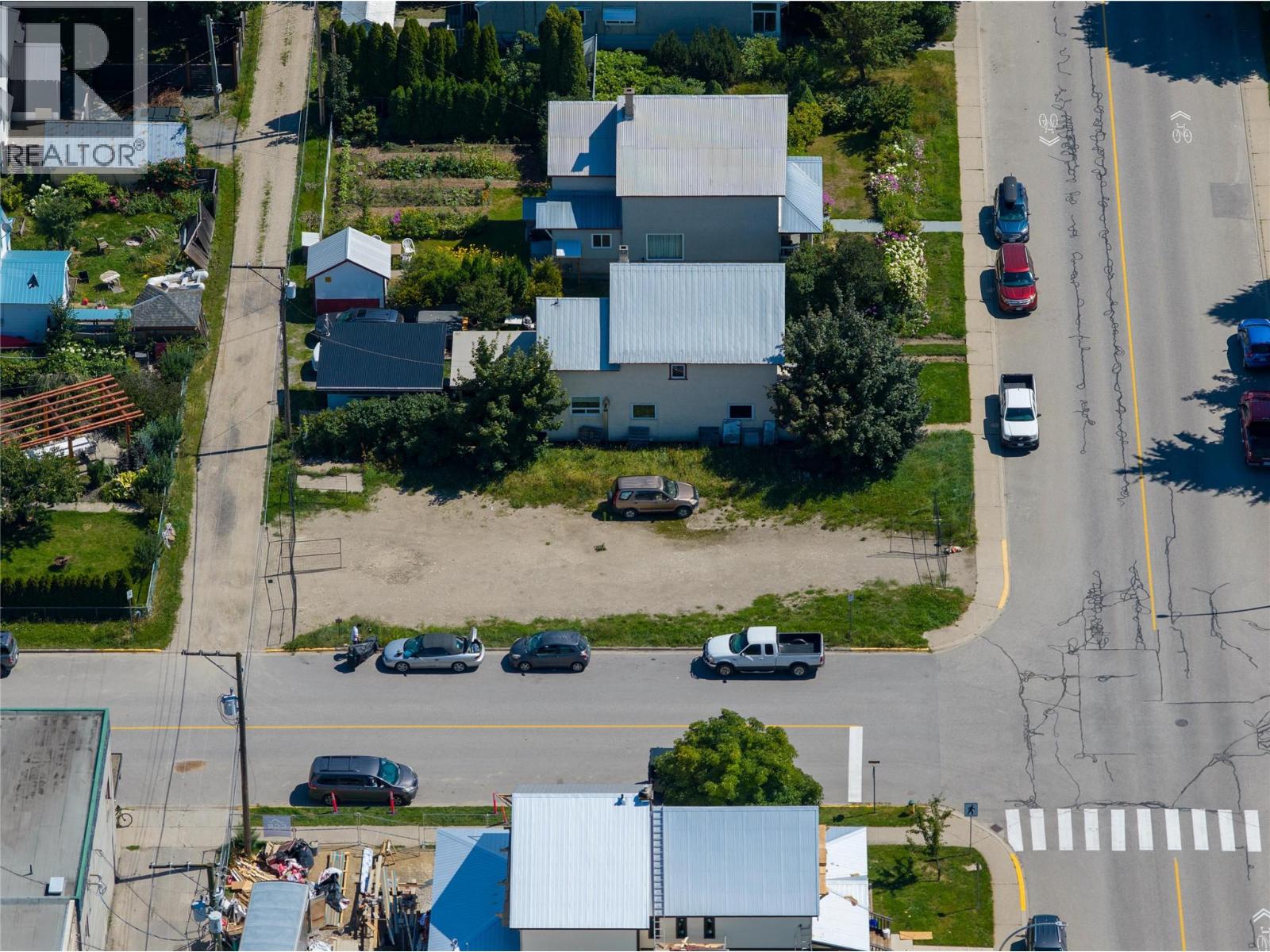 200 Third Street E, Revelstoke