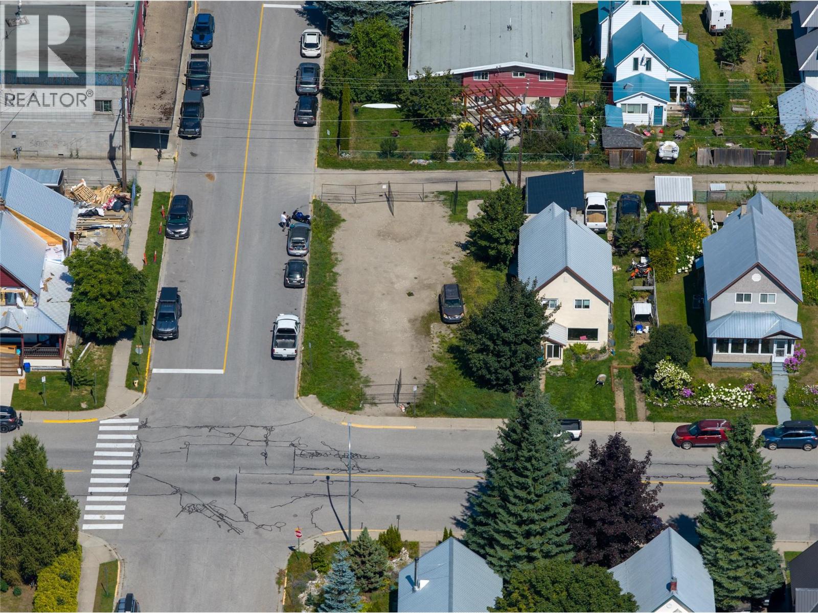 200 Third Street E, Revelstoke