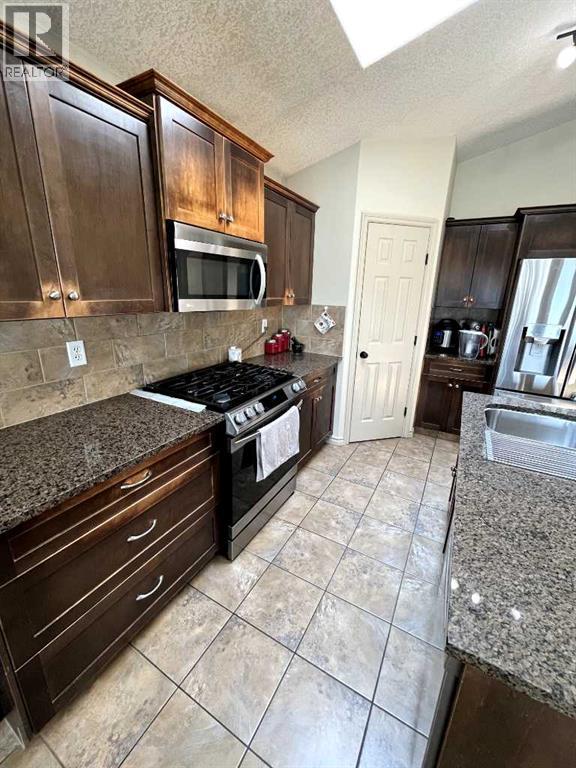 Photo 10 of 226 Gateway Manor S, Lethbridge AB