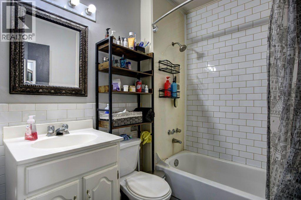 Multi-family House Bungalow for Sale in   Avenue SW Parkhill Calgary 