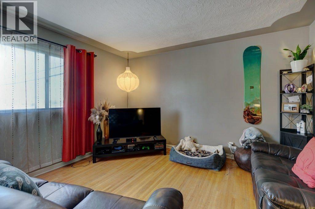 Multi-family House Bungalow for Sale in   Avenue SW Parkhill Calgary 