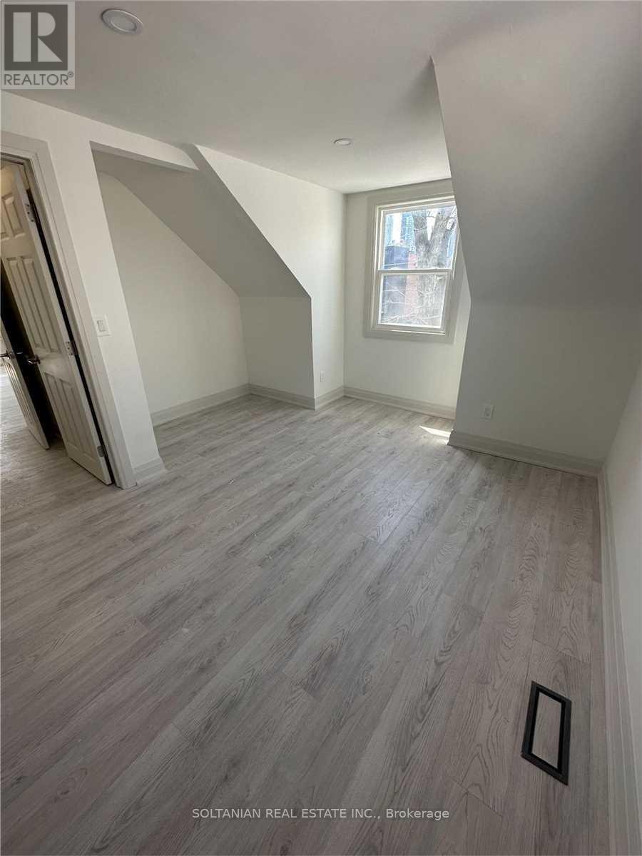 Photo 7 of 179 Willowdale Avenue, Toronto ON