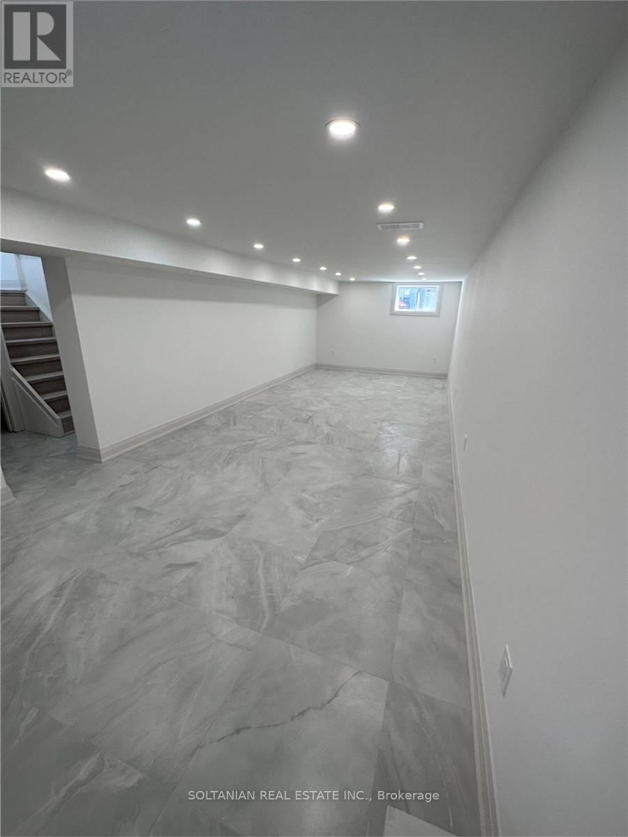 Photo 8 of 179 Willowdale Avenue, Toronto ON