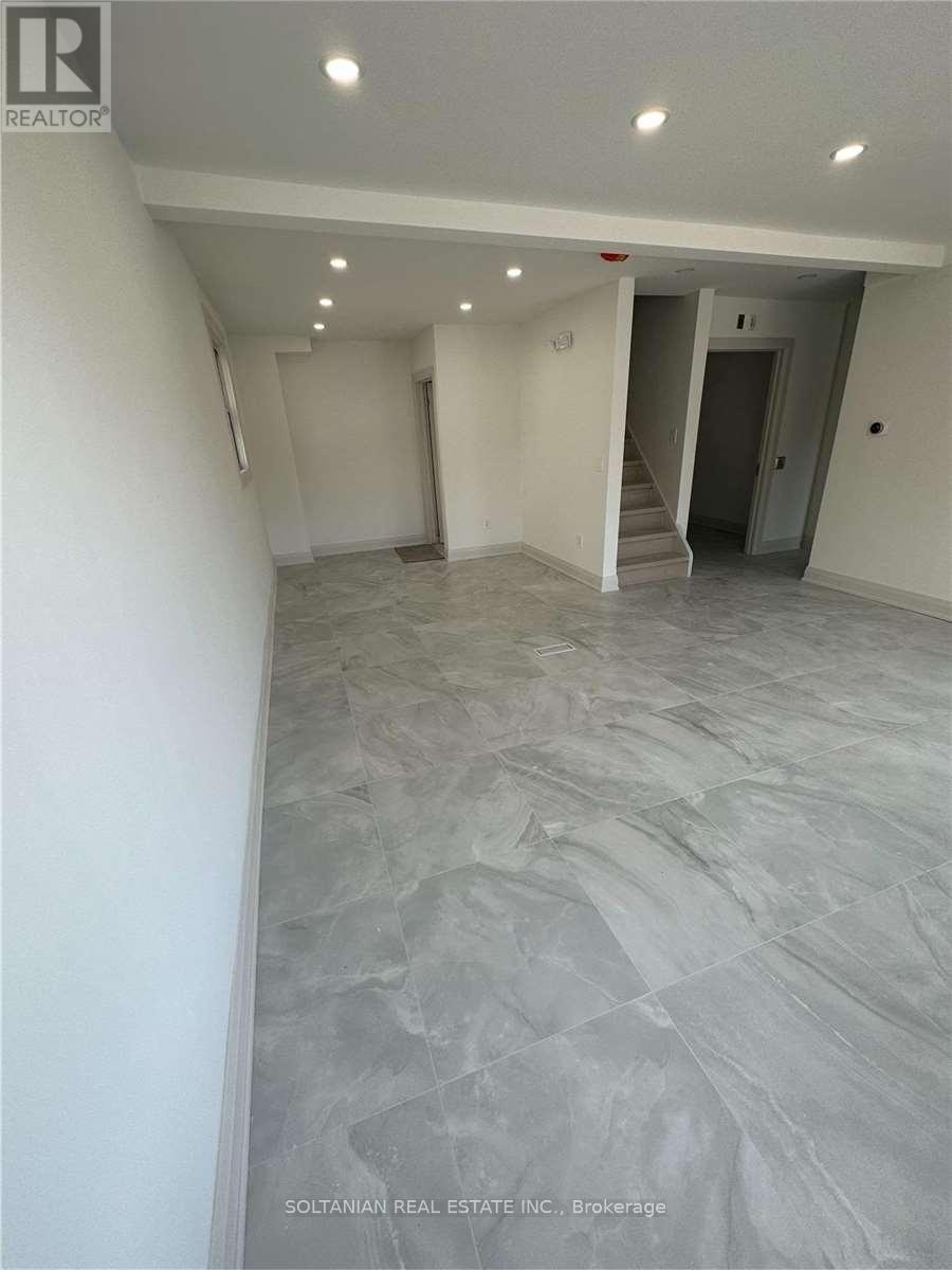 Photo 3 of 179 Willowdale Avenue, Toronto ON