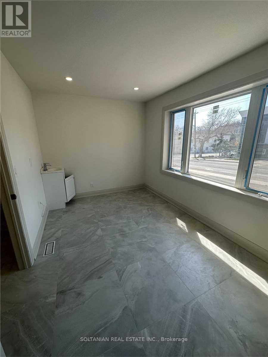 Photo 11 of 179 Willowdale Avenue, Toronto ON