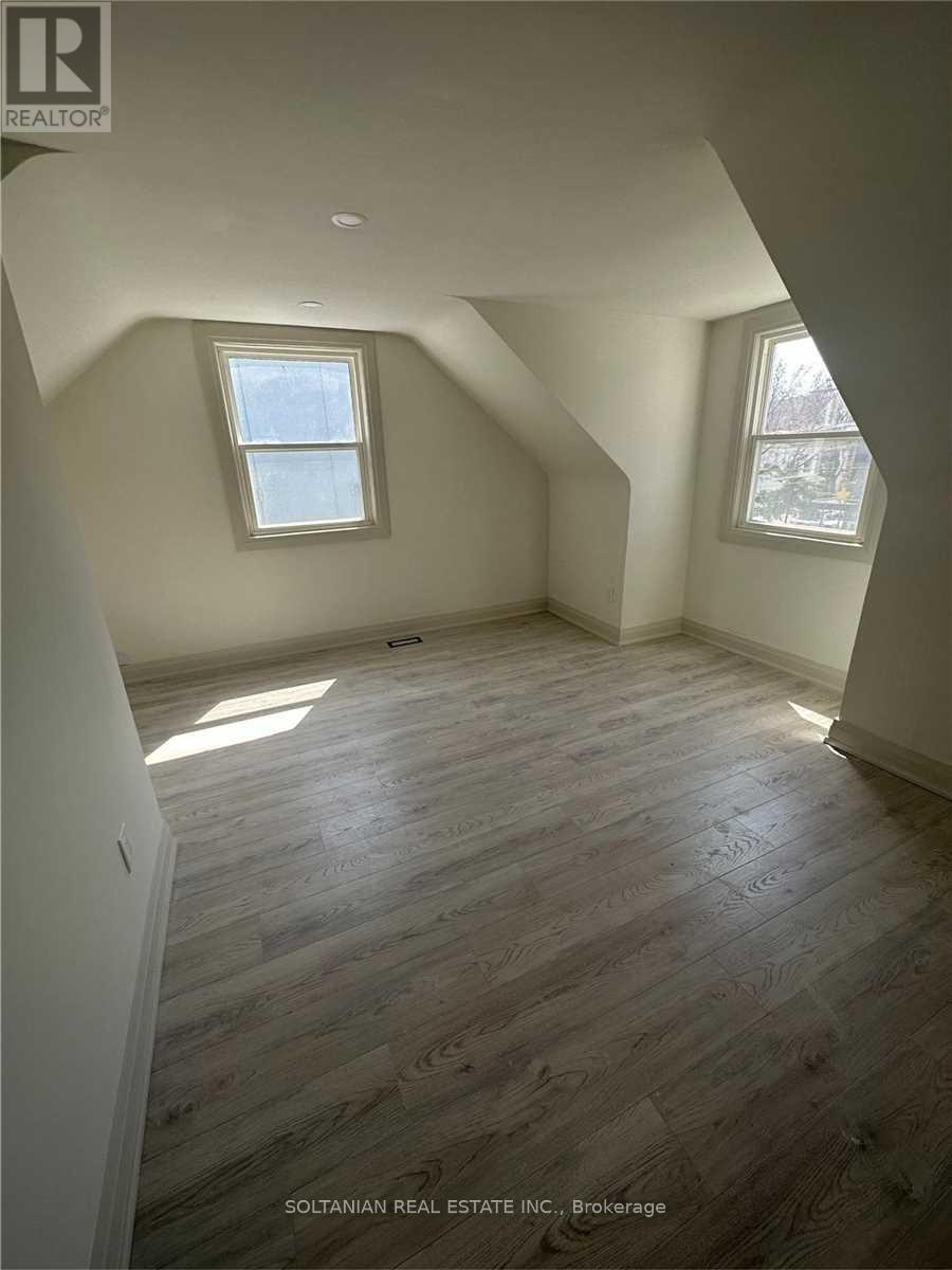 Photo 13 of 179 Willowdale Avenue, Toronto ON
