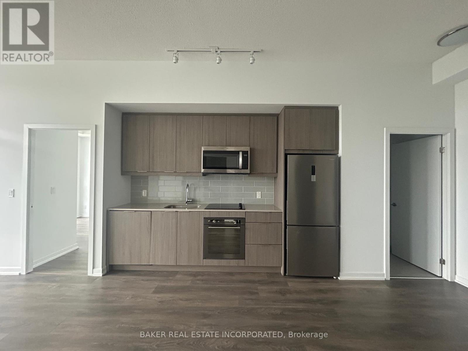 Photo 34 of 216 36 Forest Manor Road, Toronto ON