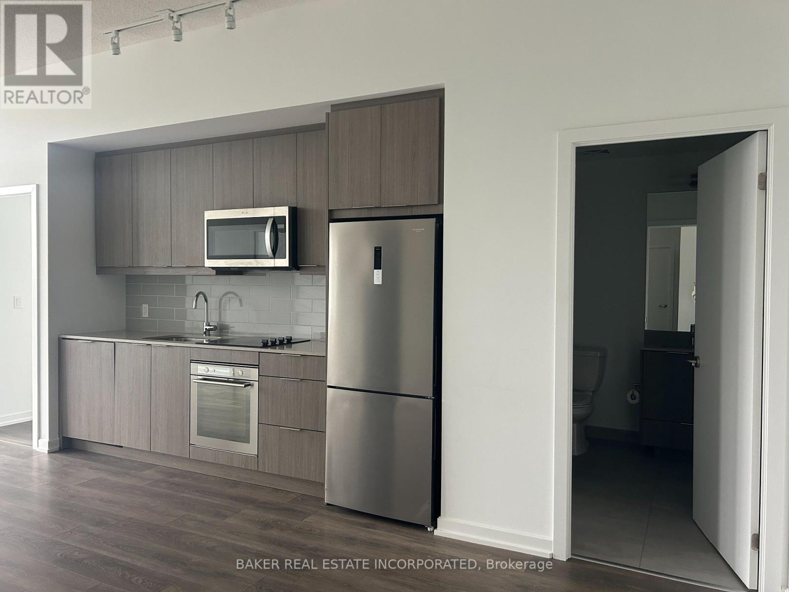Photo 32 of 216 36 Forest Manor Road, Toronto ON