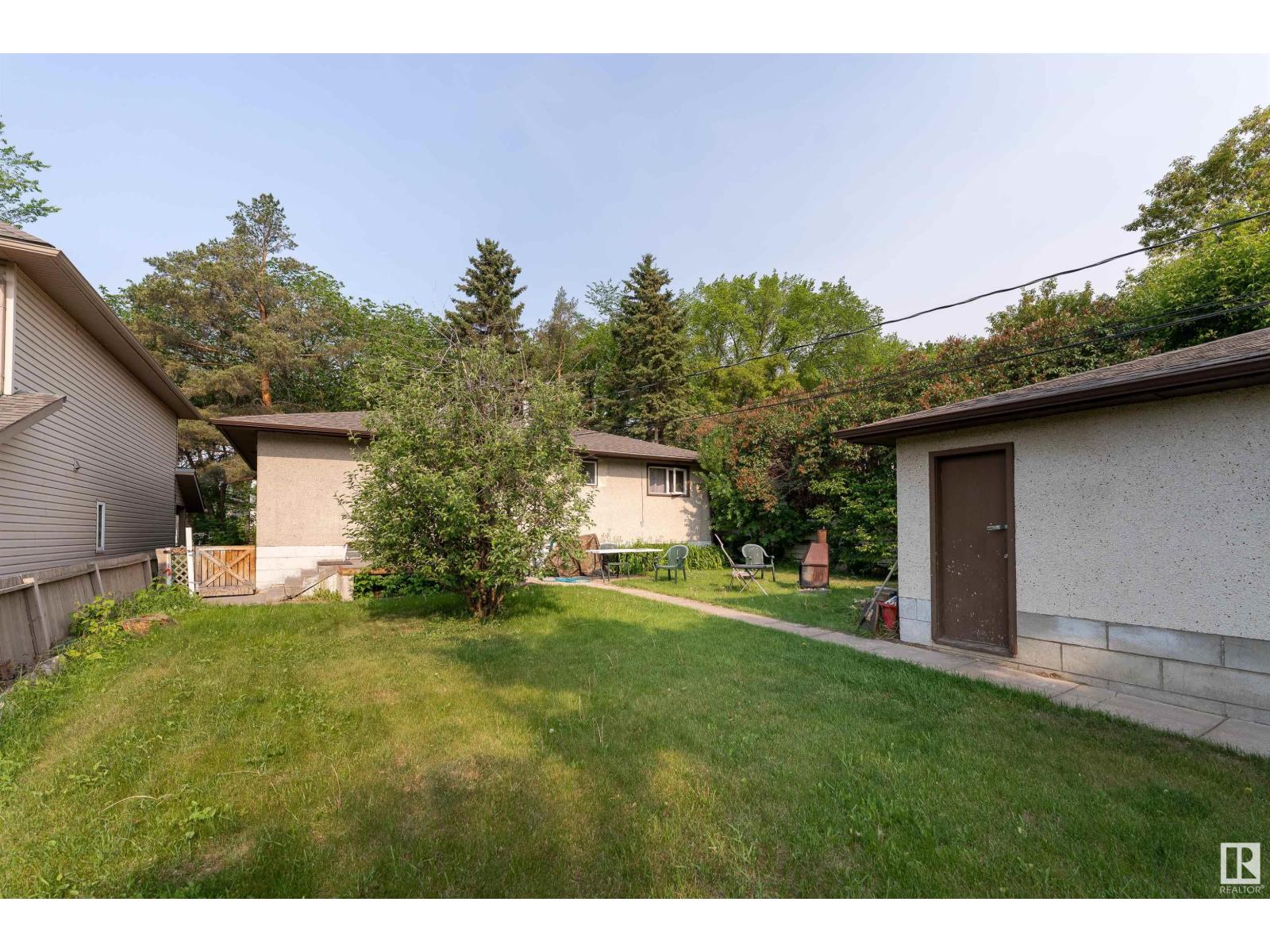 Photo 7 of 10419 10421 78 St Nw, Edmonton AB