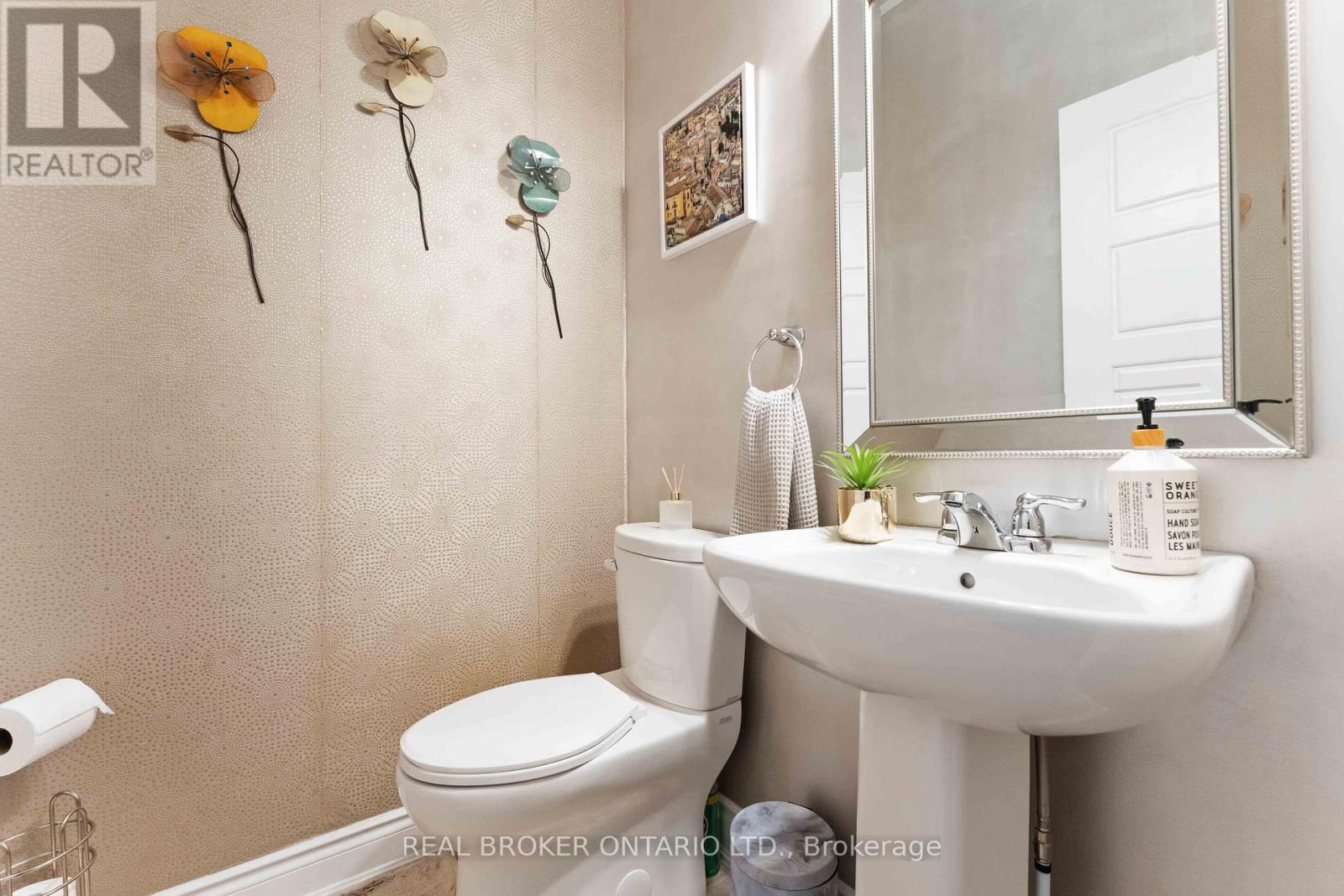 Photo 14 of 373 River Landing Avenue, Ottawa ON