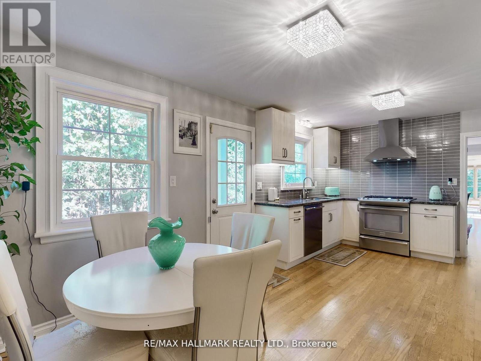 Photo 26 of 109 Highland Lane, Richmond Hill ON