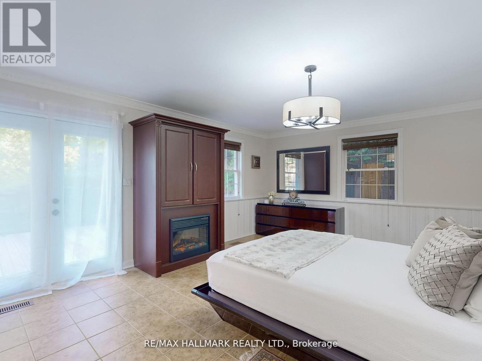 Photo 1 of 109 Highland Lane, Richmond Hill ON
