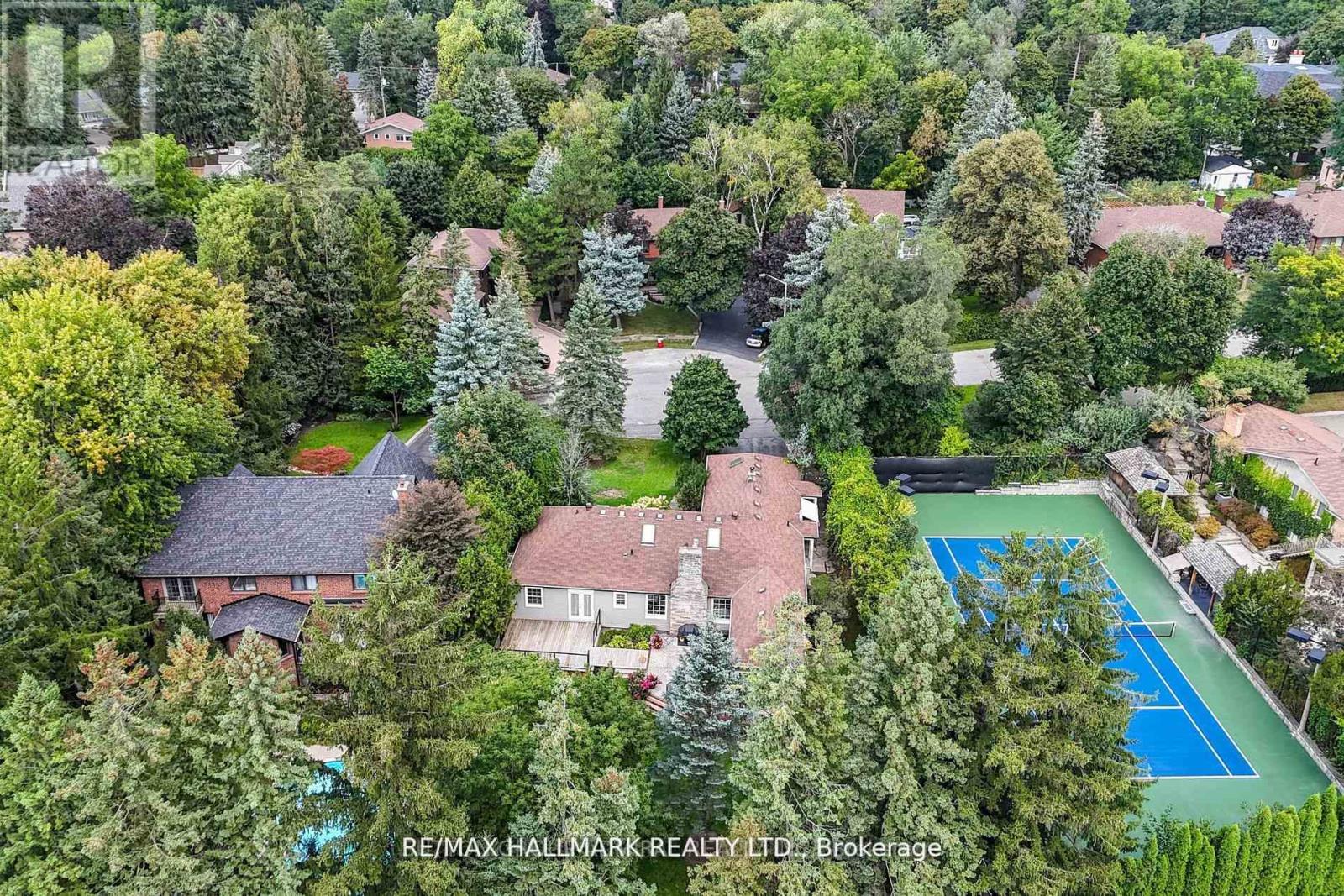 Photo 3 of 109 Highland Lane, Richmond Hill ON