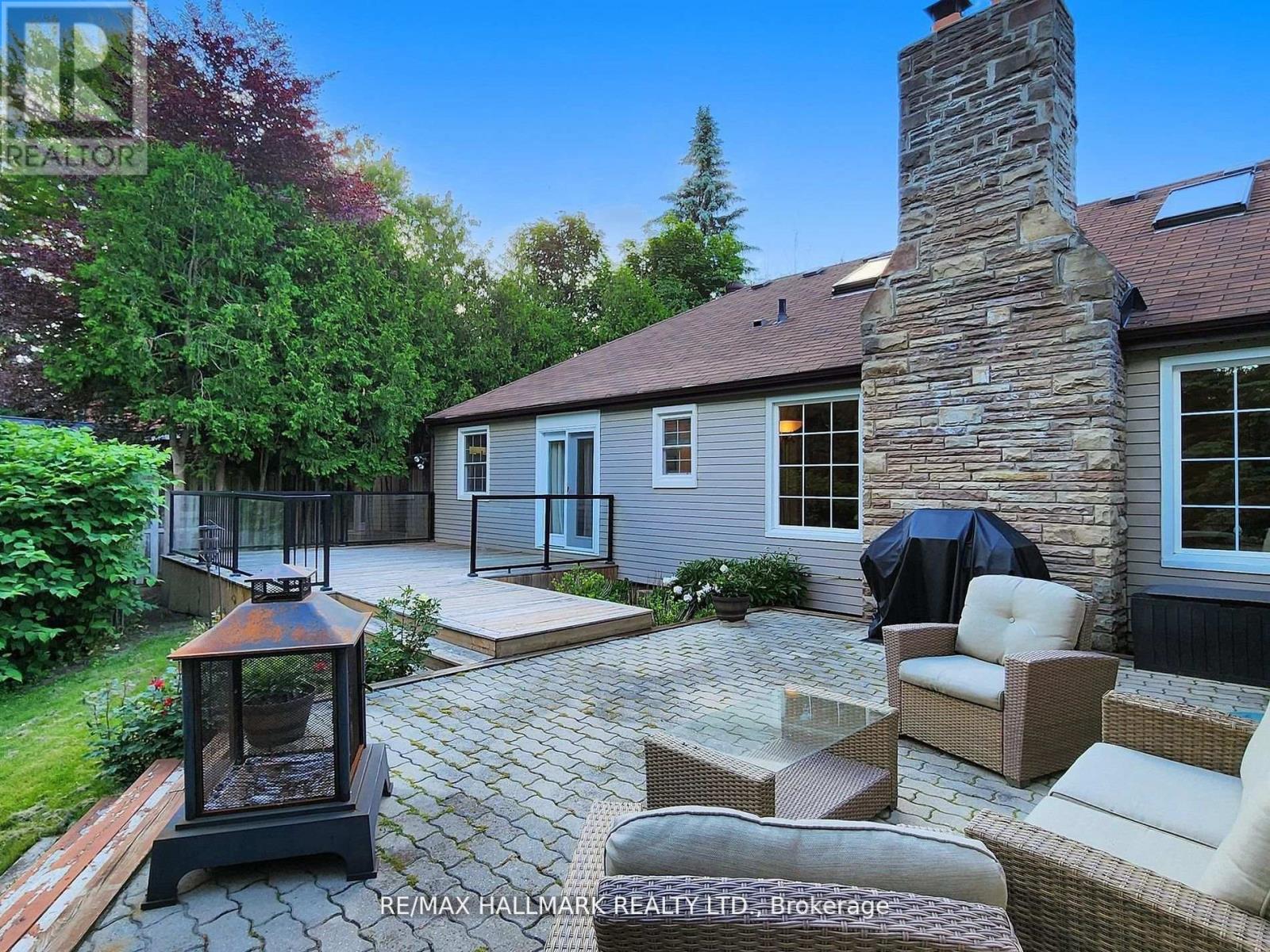 Photo 22 of 109 Highland Lane, Richmond Hill ON