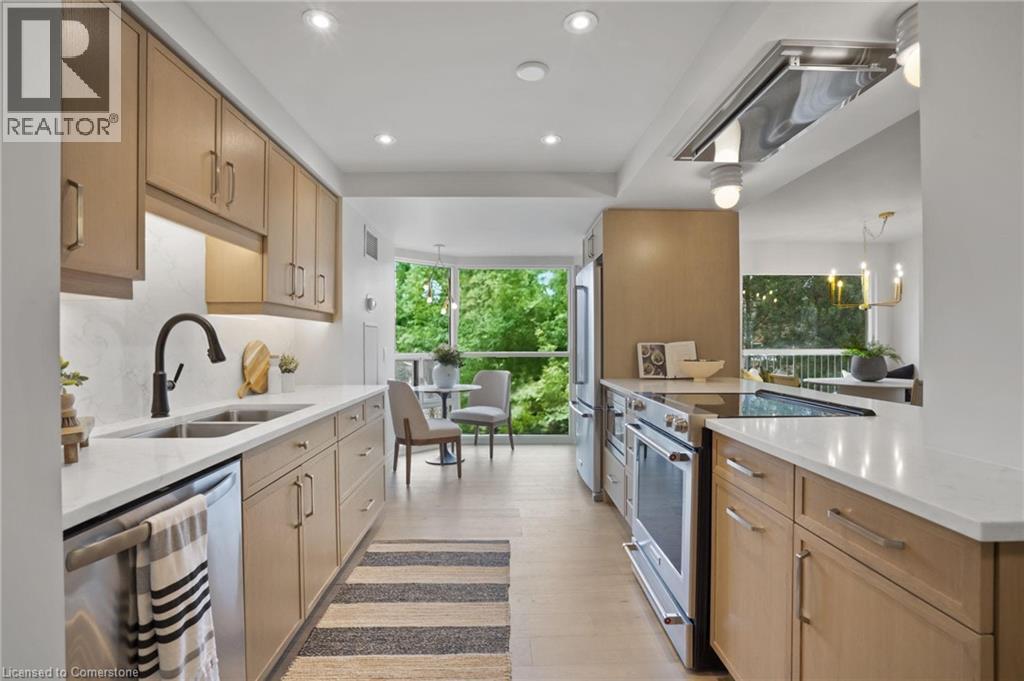 Photo 13 of 2190 Lakeshore Road Unit 403, Burlington ON