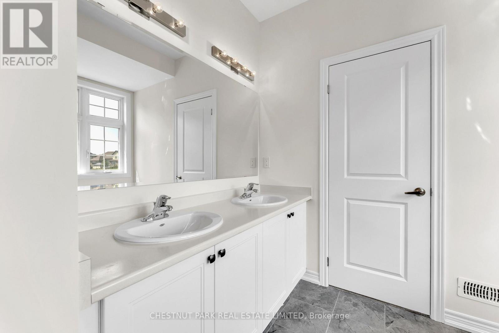 Photo 17 of 53 Wellers Way, Quinte West ON