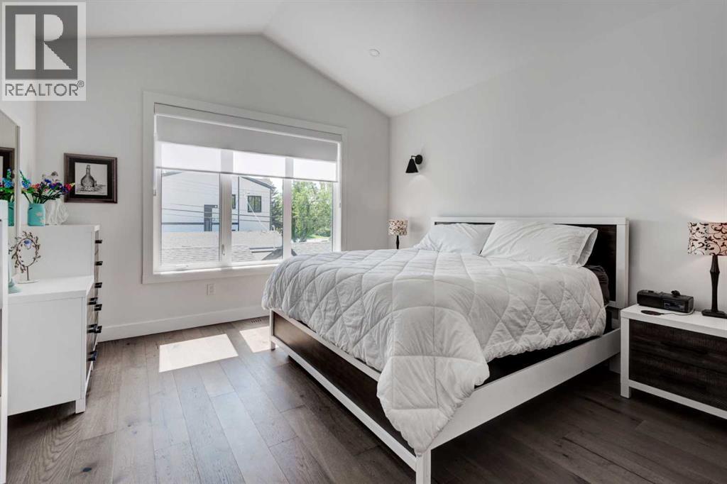 Single Family House for Sale in   Avenue SW North Glenmore Park Calgary 