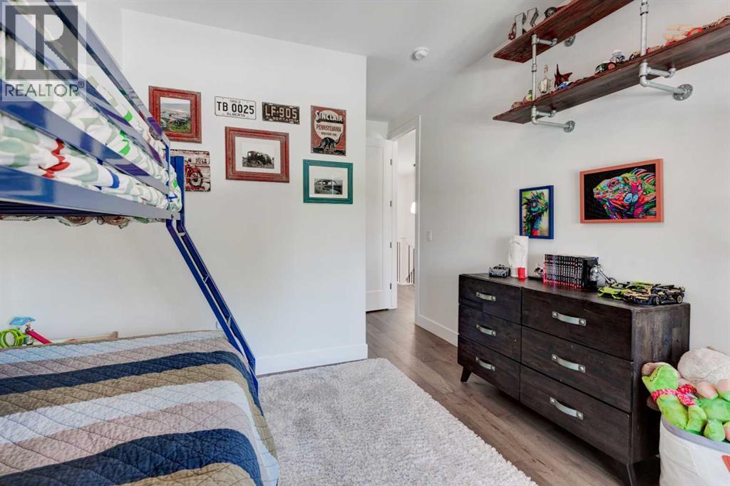 Single Family House for Sale in   Avenue SW North Glenmore Park Calgary 