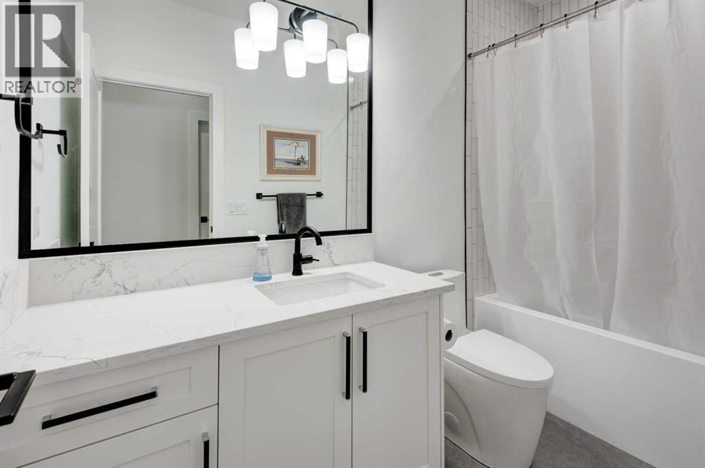 Single Family House for Sale in   Avenue SW North Glenmore Park Calgary 