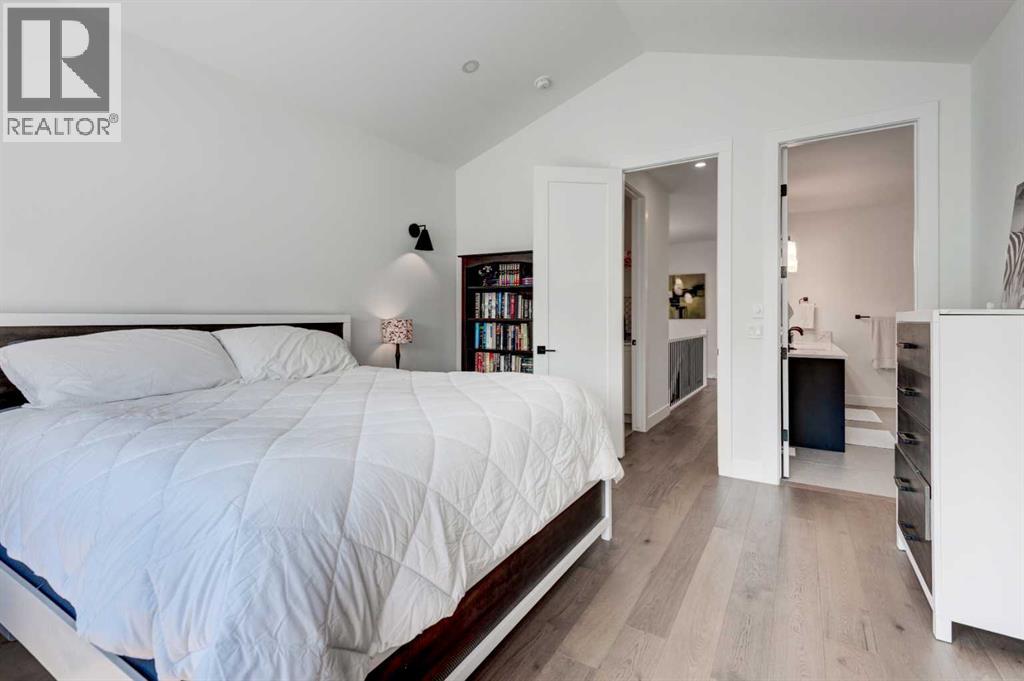 Single Family House for Sale in   Avenue SW North Glenmore Park Calgary 