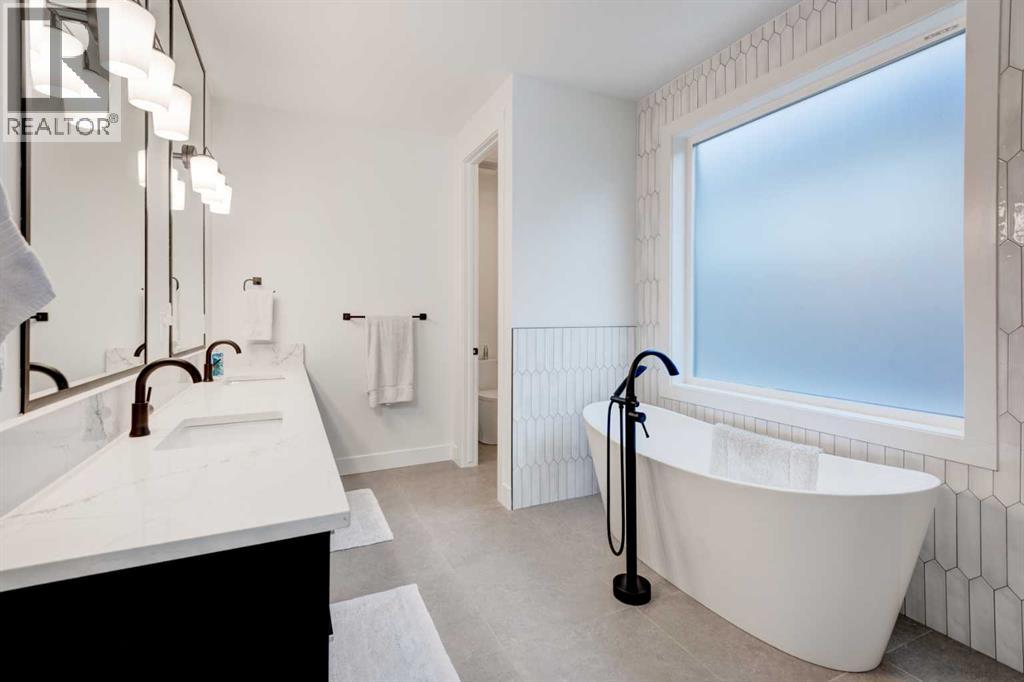 Single Family House for Sale in   Avenue SW North Glenmore Park Calgary 