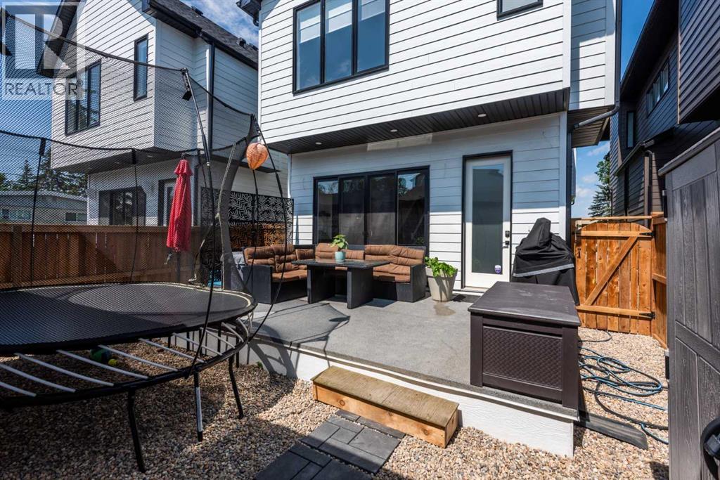 Single Family House for Sale in   Avenue SW North Glenmore Park Calgary 